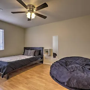 Luxurious Vegas Digs Hot Tub, Bbq, Cabana And More! Holiday home Las Vegas