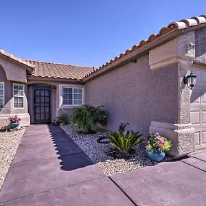 Henderson With Pool And Mountain, Strip Views! Holiday home Las Vegas